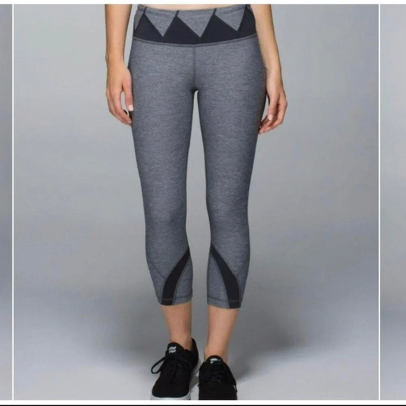 Lululemon Run Inspire Crop II Luxtreme 6 Heathered Deep Coal Cropped Leggings - Picture 13 of 14